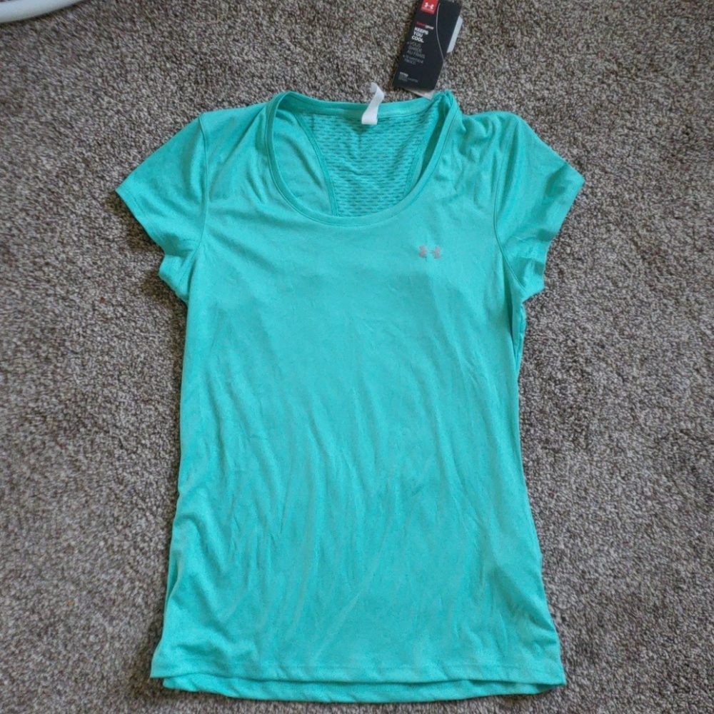NWT Women's Undee Armour Heat Gear T-shirt